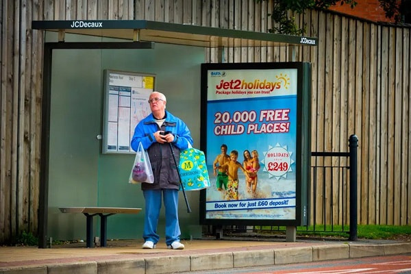 ưu điểm quảng cáo nhà chờ xe bus