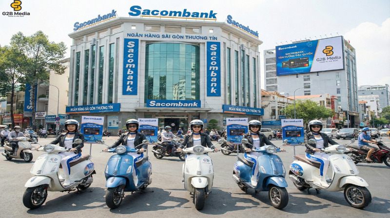 Đội ngũ PG của G2B Media trong chiến dịch chạy roadshow Vespa cho thương hiệu Ngân hàng sài gòn thường tín